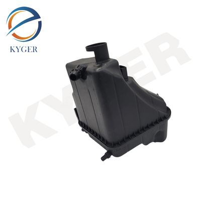 kaufen 17138677649 Motorteile Kühlsystem Kühlmittel-Erweiterungsbehälter 1713 8677 649 Für BMW F30 F80 F21 F32 F82 F33 F83 F36 Online-Herstellung